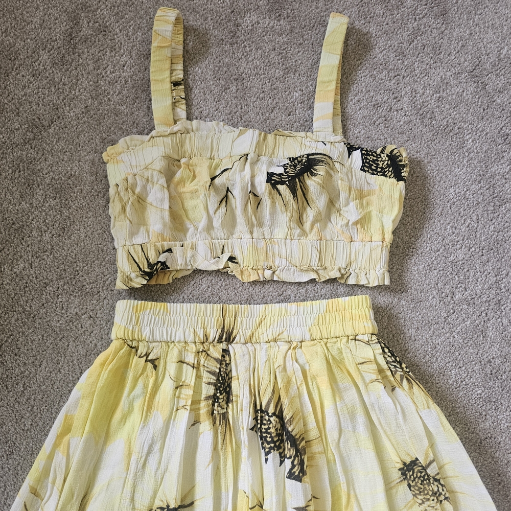 H&M Yellow Floral Set Top & Skirt - Picture 2 of 11